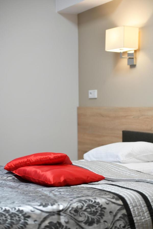 Bed and Breakfast Fotex Ząbki Exteriér fotografie