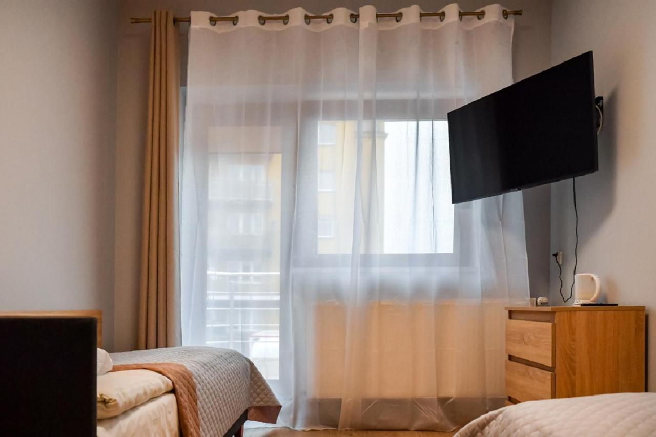 Bed and Breakfast Fotex Ząbki Exteriér fotografie